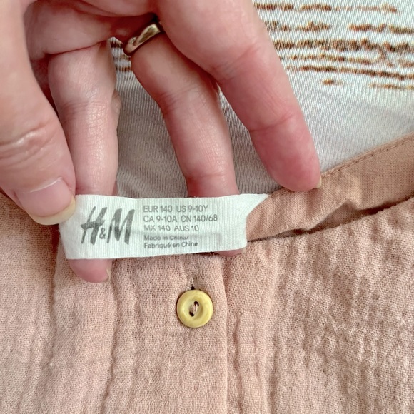 H&M organic button down cotton gauze top - Picture 3 of 5